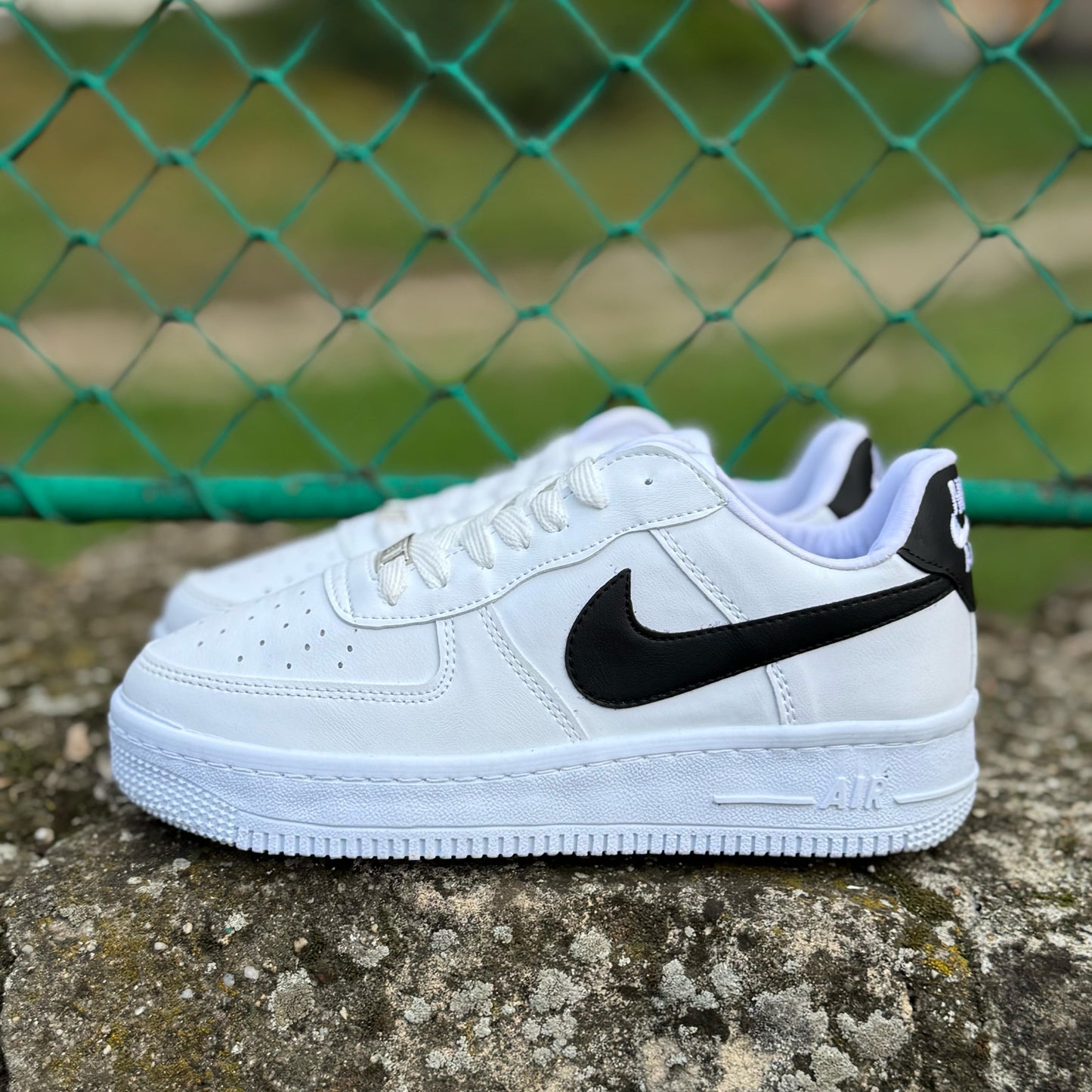 Air Force 1 Low Alb/Negru