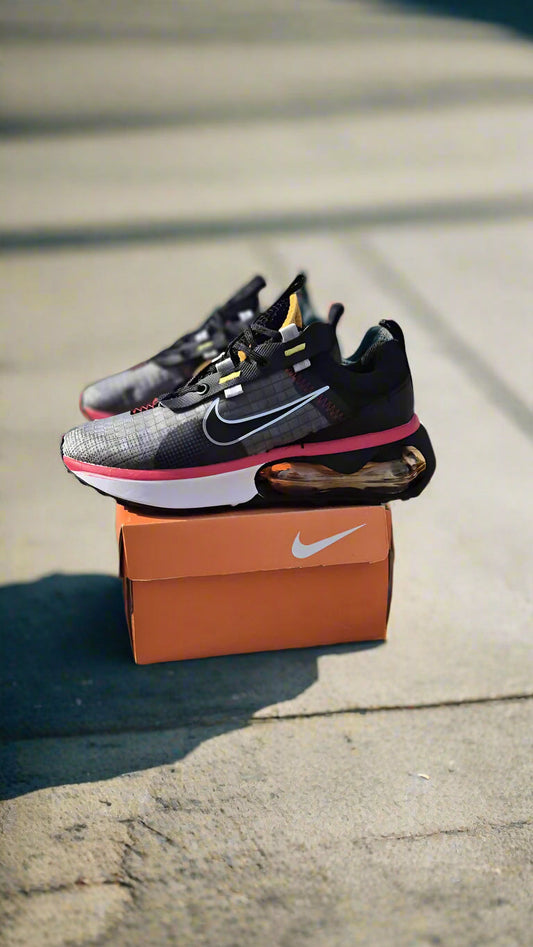 Adidași Nike Proformers – Stil Futurist și Tehnologie de Performanță