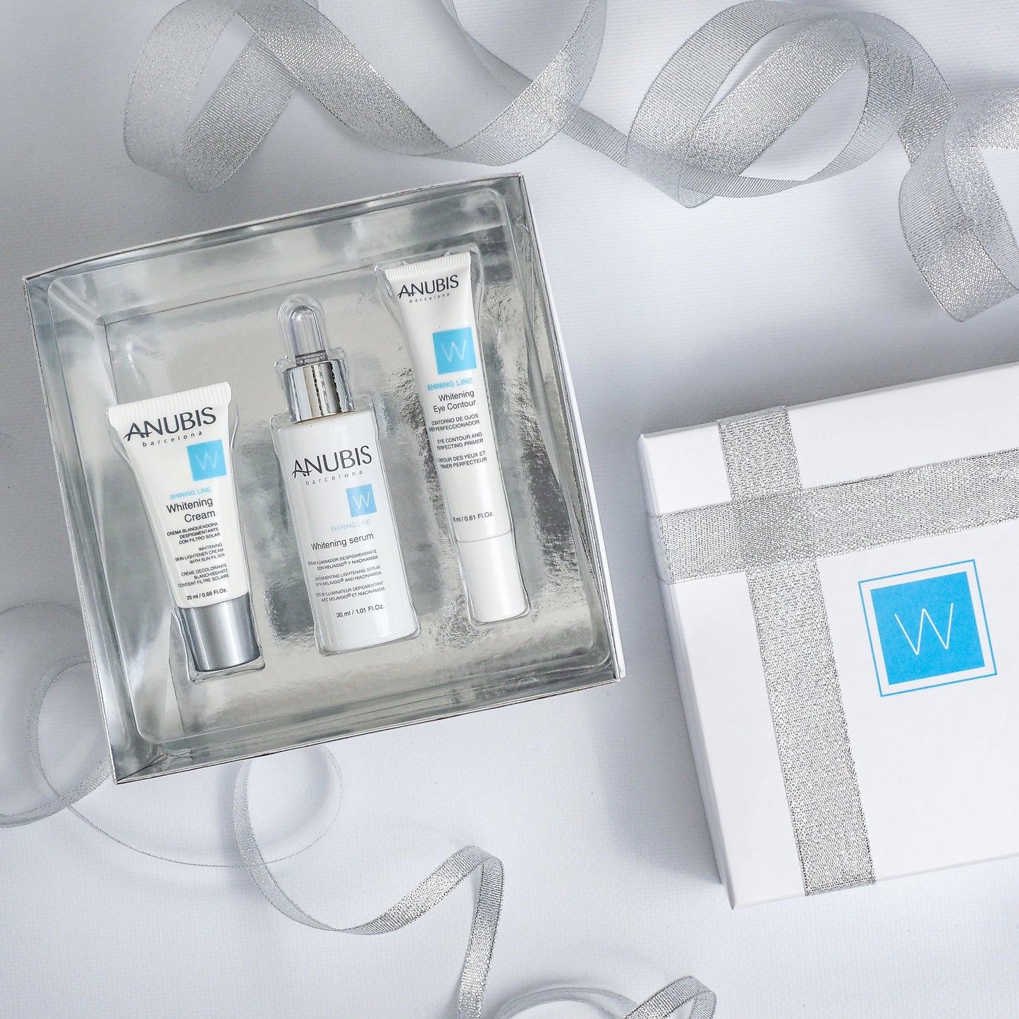 Pachet cu puternic efect de luminozitate - ANUBIS Whitening Illuminating Treasure Pack